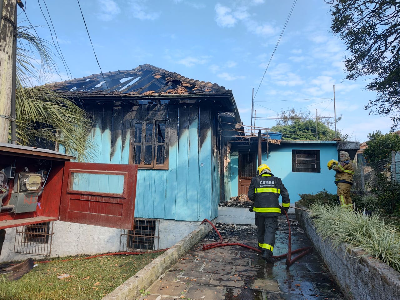 Incêndio atinge casa no bairro Imigrante, em Bento Gonçalves